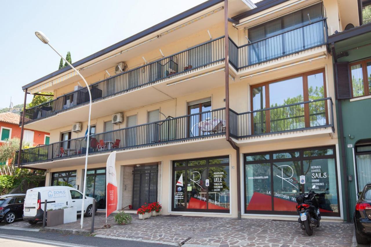 Apartment Azzurro Torri Del Benaco Eksteriør billede